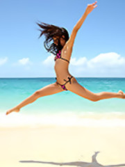 Als Scan - Bikini Shoot - Paradise 2009