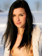 Watch 4 Beauty - Snow Field - Katie