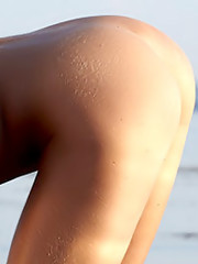 Beautiful Nude - Gold 2 - Lilly